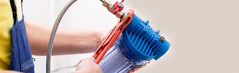 Instalación de filtro y purificador de agua